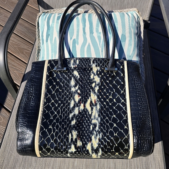 Brahmin Alice Carryall, Black Carlisle,  VGUC - Picture 2 of 12